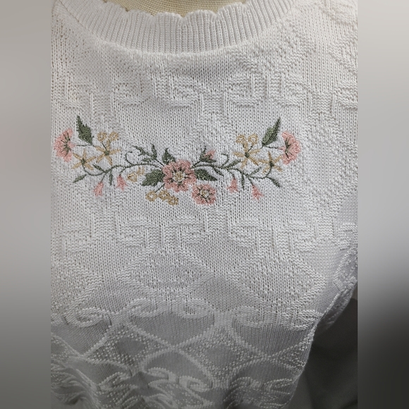 Vintage floral embroidered knit top- cottage core- Size large - Picture 5 of 5
